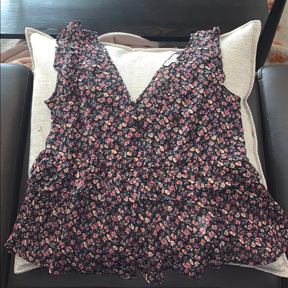 American Eagle Flowered Ruffle top